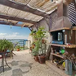 Bom Sucesso View House By Madeira * Funchal (Madeira)